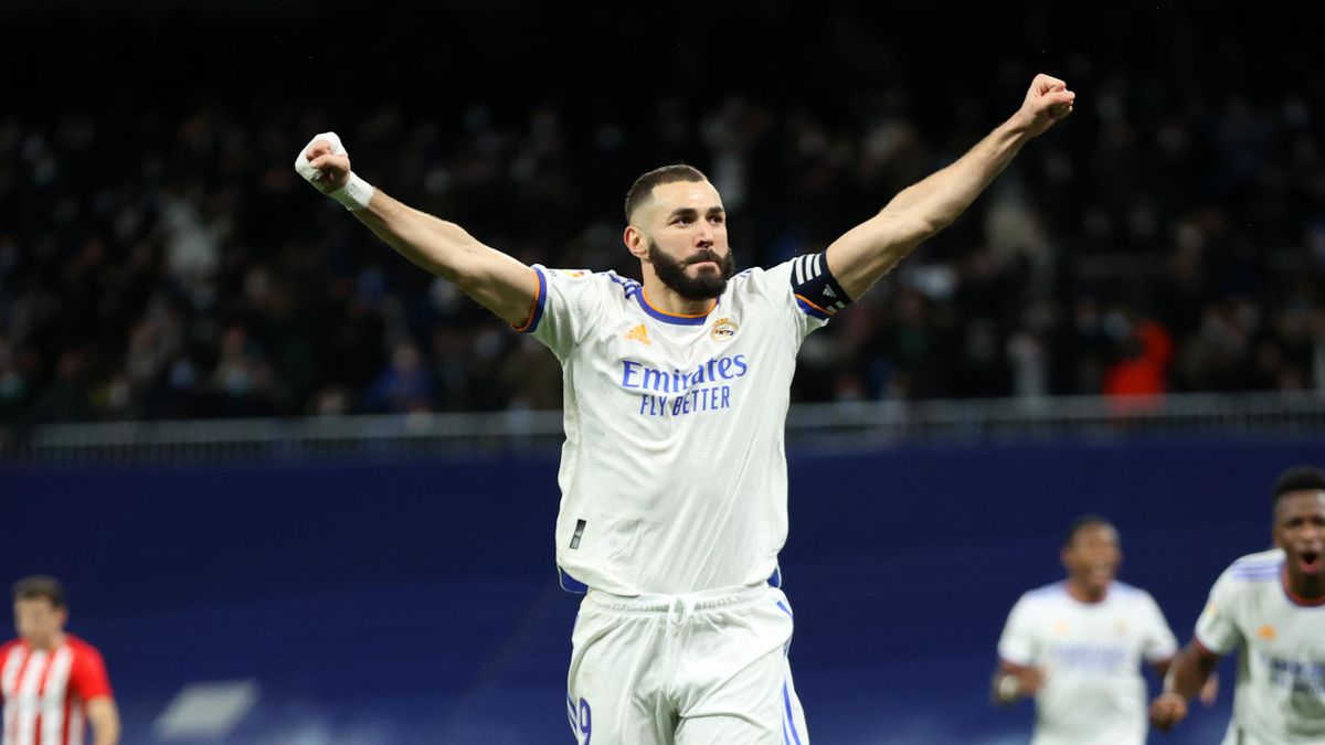 Chính thức vượt qua Henry, Benzema đi vào lịch sử